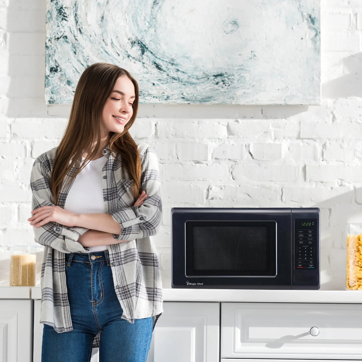 Magic Chef 0.9 cu ft Countertop Microwave Oven in Black - image 11