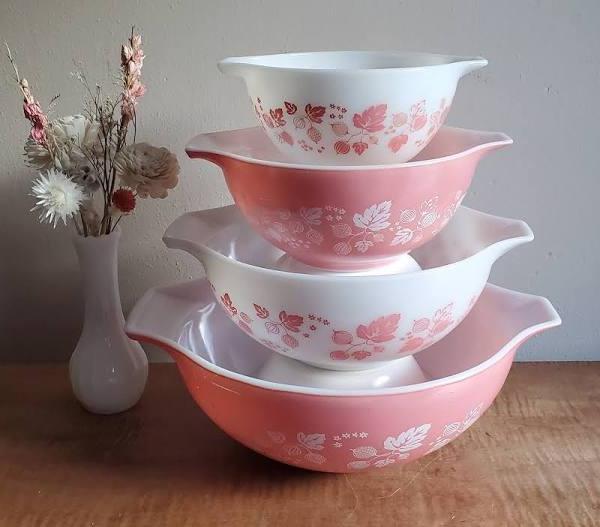 2025 ParkwoodTreasures Vintage Pyrex Pink Gooseberry Cinderella Mixing Bowls - image 1
