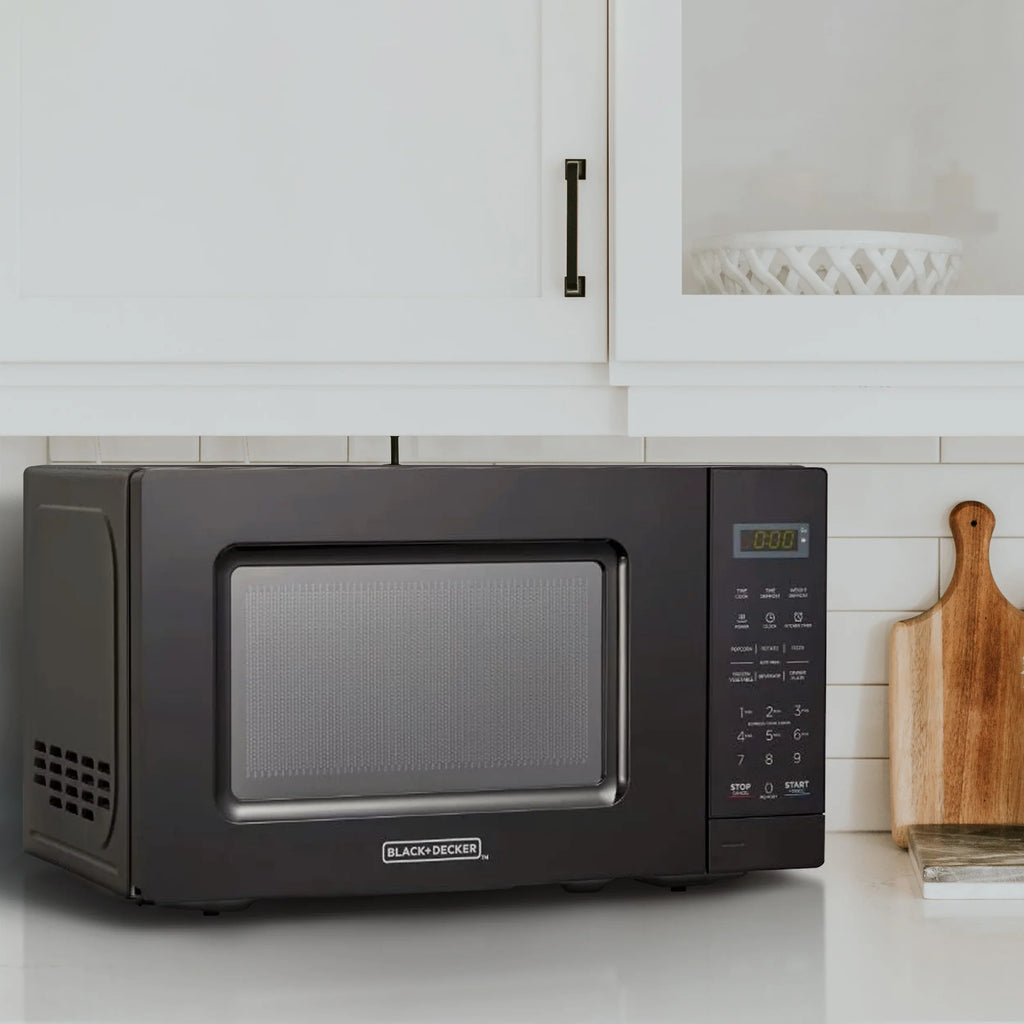 Black and Decker 0.7 Cu Ft LED Digital Microwave Oven in Black with Child Safety Lock - image 2