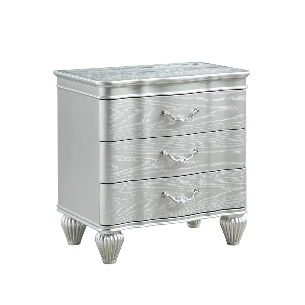 Eros King 4PC Bedroom Set with Manufactured Wood & Tufted Detailing in Silver - image 10