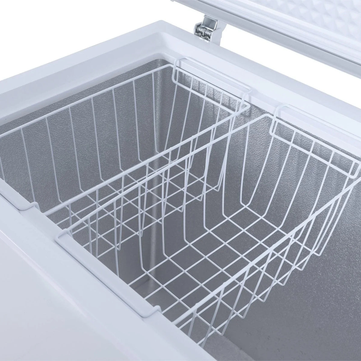 Avanti CF10F0W 10 Cu. Ft. White Chest Freezer - image 4