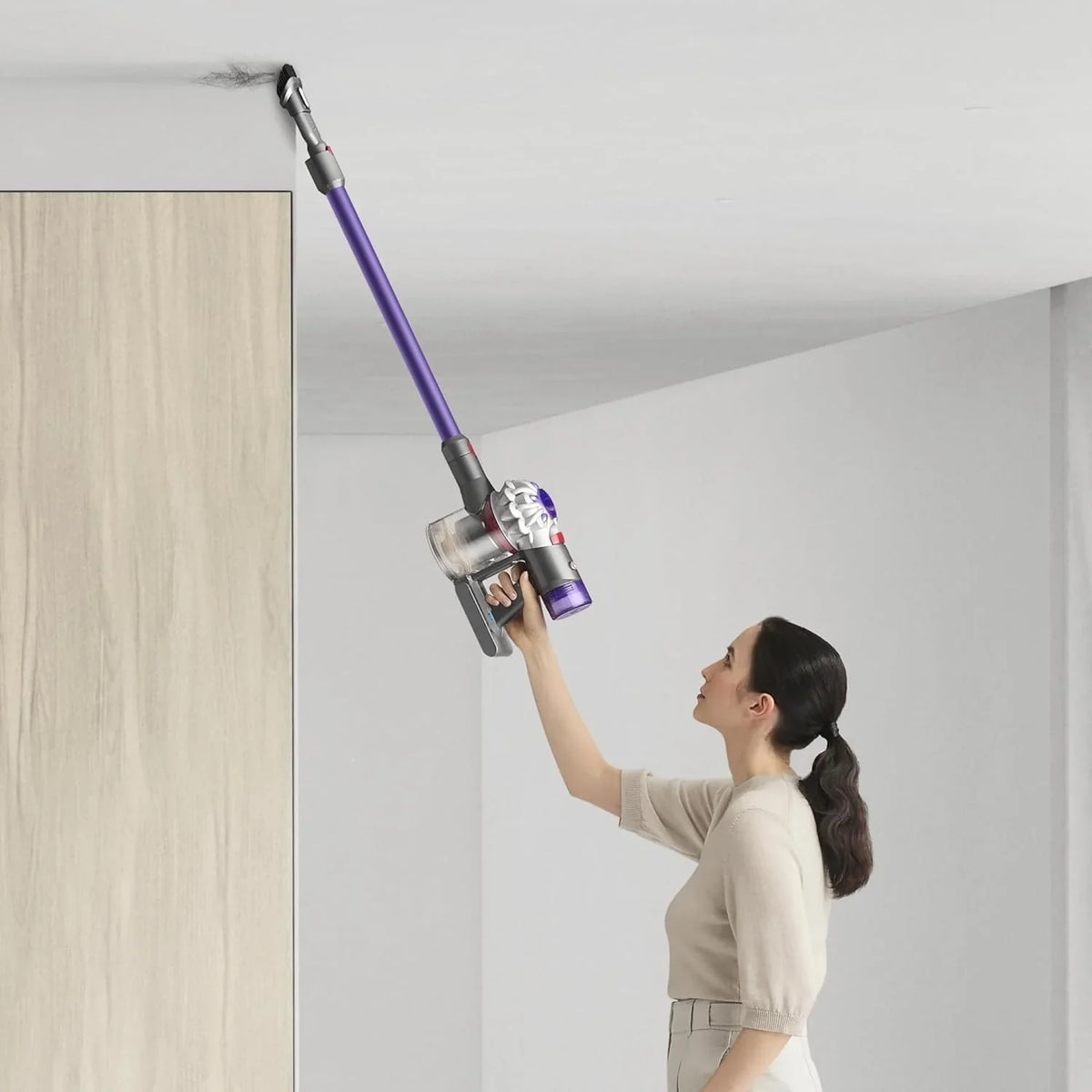 Dyson V8 Cordless Vacuum Cleaner - image 10