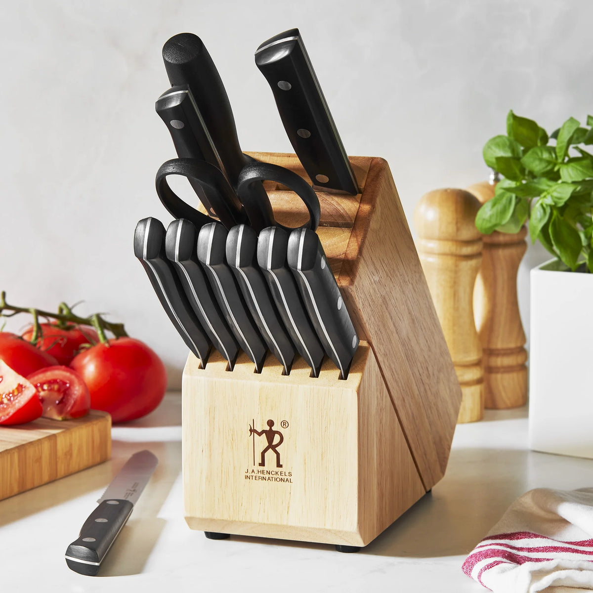 Henckels Dynamic 12-Piece Knife Block Set - Natural - image 3