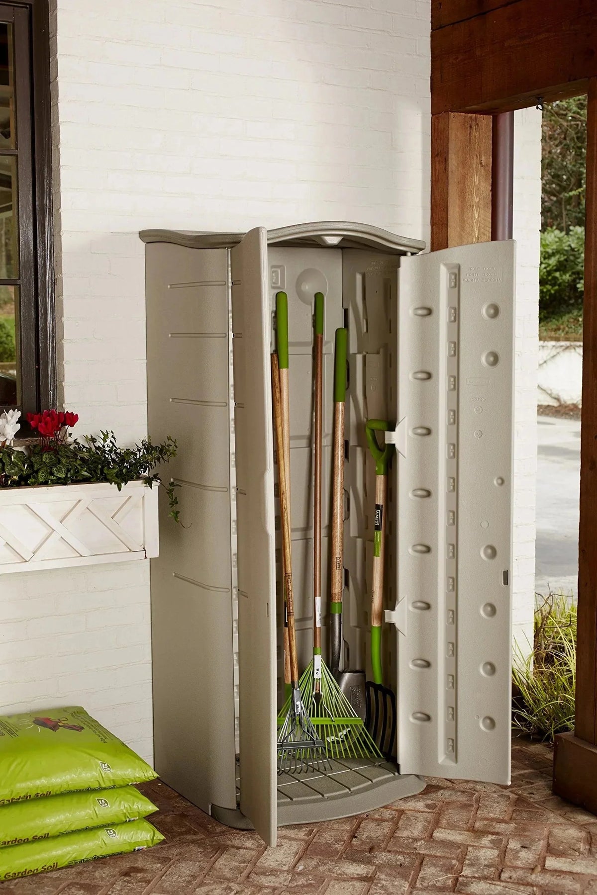 Rubbermaid Vertical Resin Weather Resistant Outdoor Storage Shed - image 7