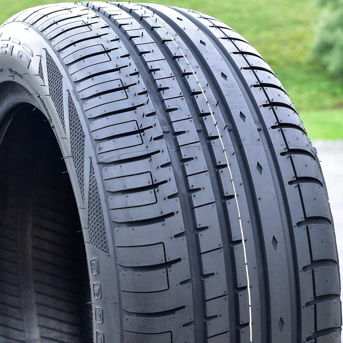 A pair of 2(2) 225/40R20 101W XL AS A/S performance tires - image 5