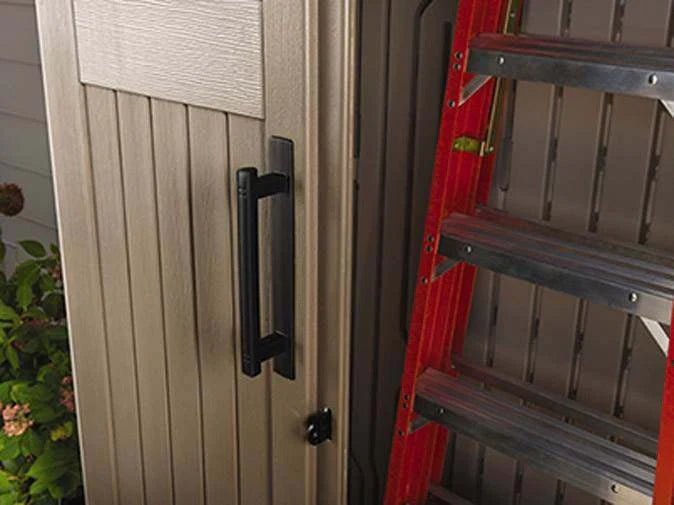 Rubbermaid garden shed, model 2025, 52 cubic feet (approx. 1.47 m3), weatherproof, lockable doors - image 6