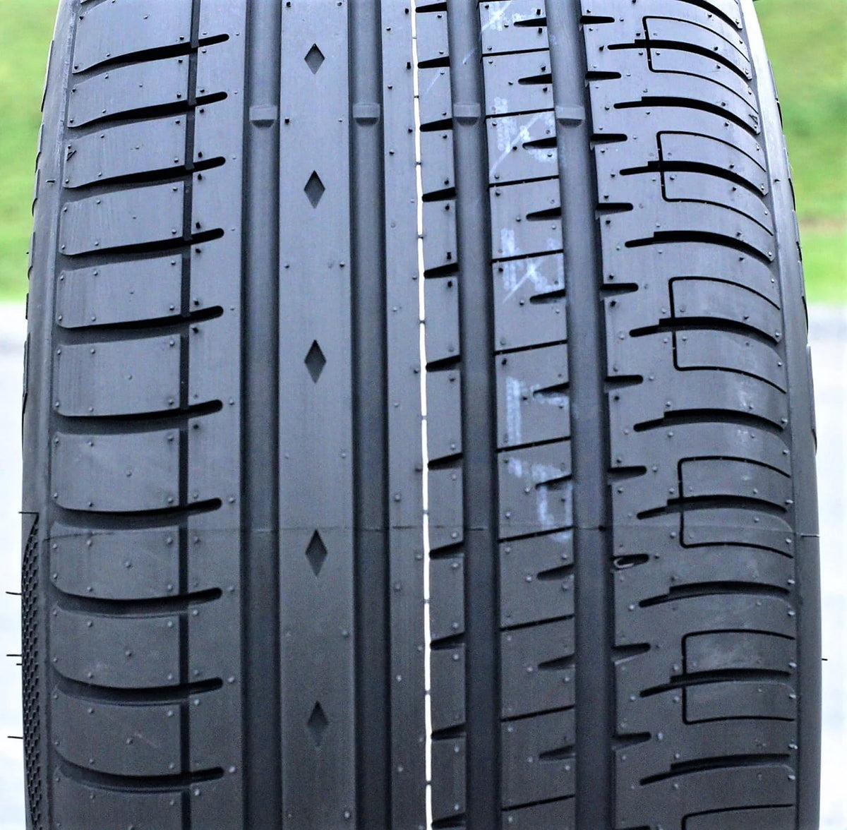 A pair of 2(2) 225/40R20 101W XL AS A/S performance tires - image 9